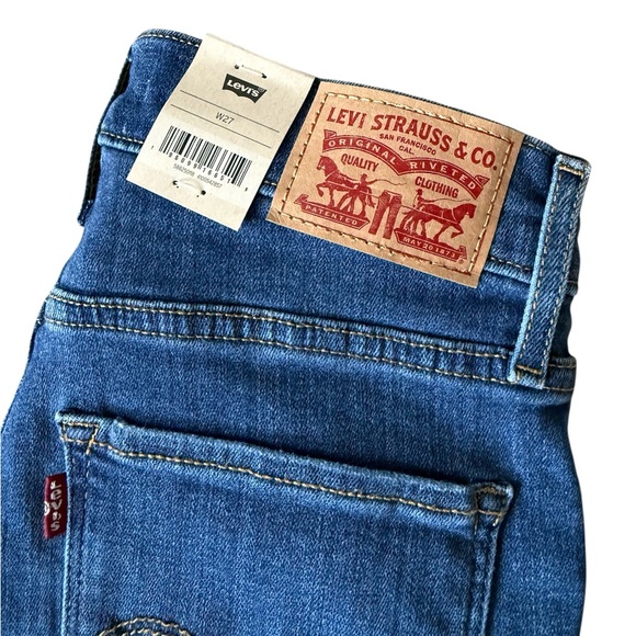 Levi’s 724 High Rise Slim Straight Cropped Jeans - Picture 6 of 8